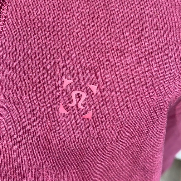 Lululemon Men’s Tee - Picture 4 of 4